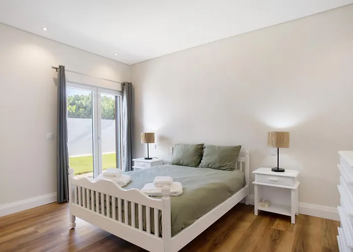 Prázdninový dům Casa D'Avo - Family Coastal Escape Casa Nova